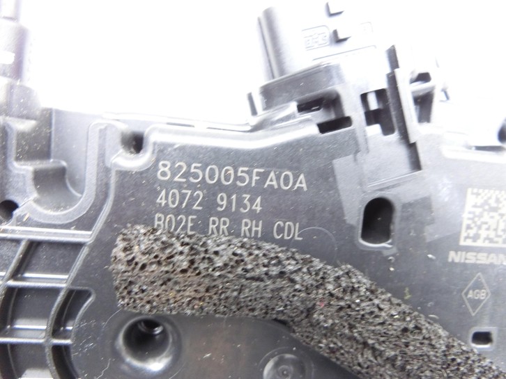 Nissan Micra V K14 17-22 ZV Stellmotor Türschloss Hinten Rechts Nissan Micra V K14 17-22 27.08.2020 825005FA0A gebraucht Vorschau 3