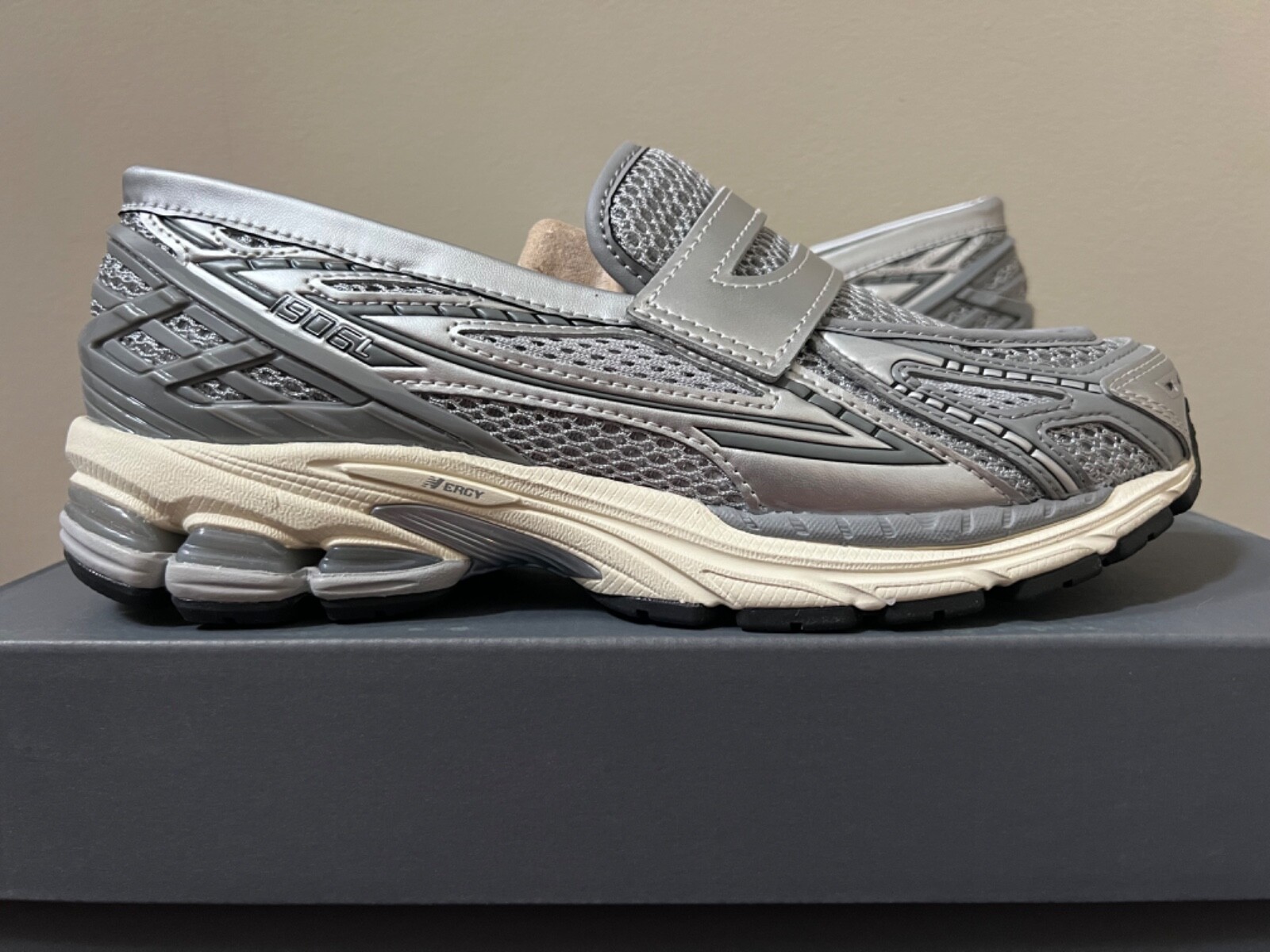 Pre-owned New Balance Balance 1906 Loafer U1906lae Silver Shadow Grey Turtledove 1906l