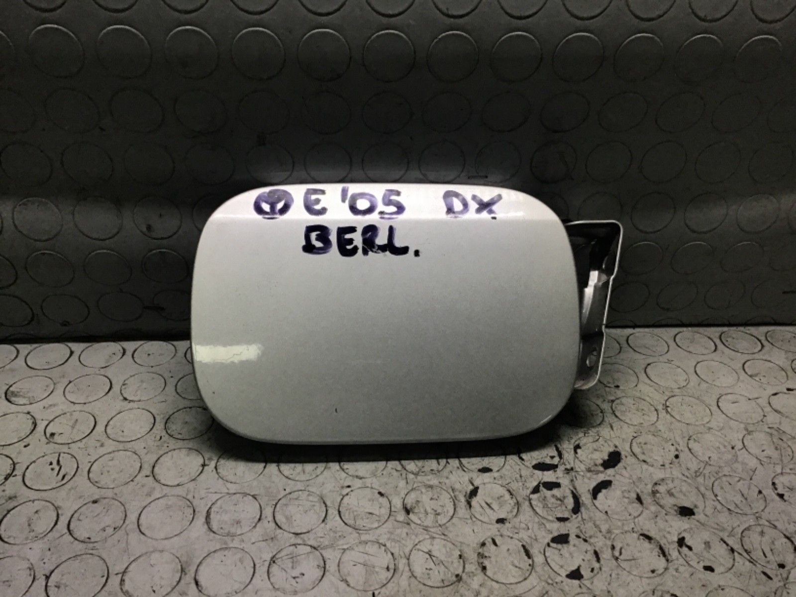 Sede sportello bocchettone serbatoio carburante MERCEDES CLASSE E W211