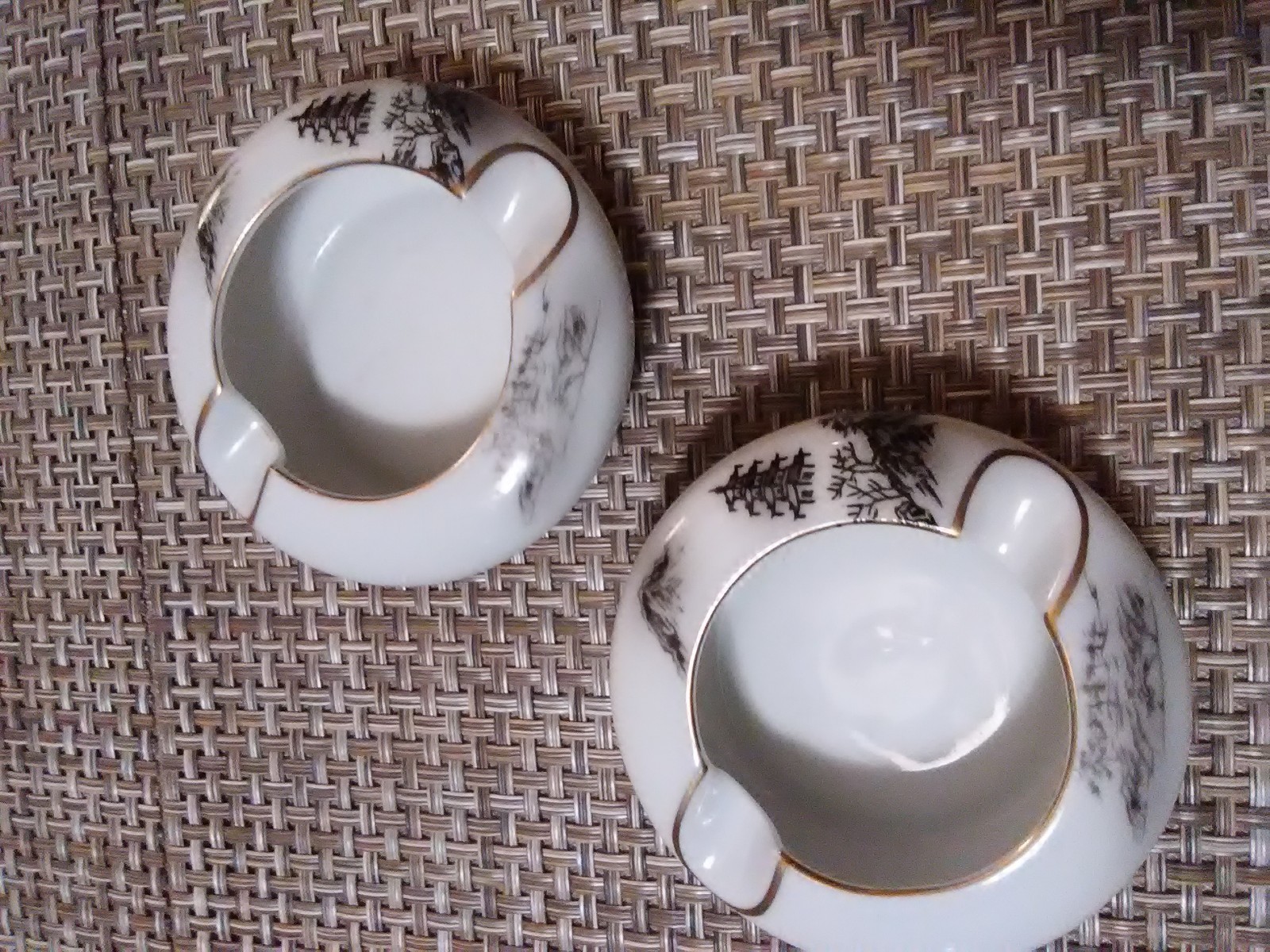 FUKAGAWA ARITA ASHTRAYS CHOP STICK HOLDER PATTERN 903 HANDPAINTED  PAGODA GOLD