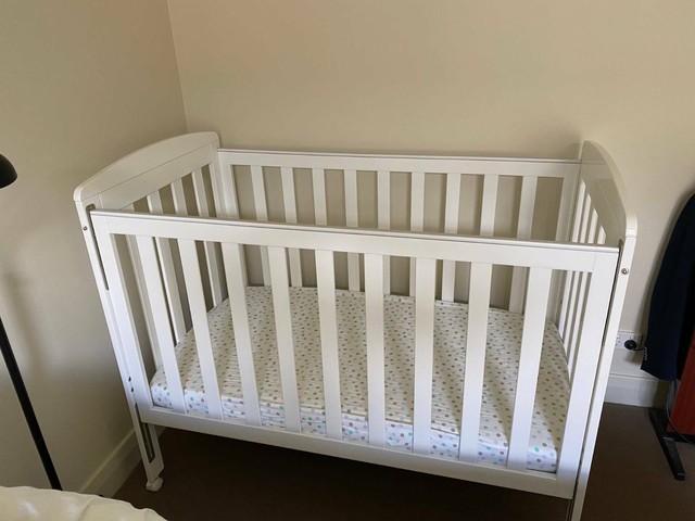 cambridge white cot