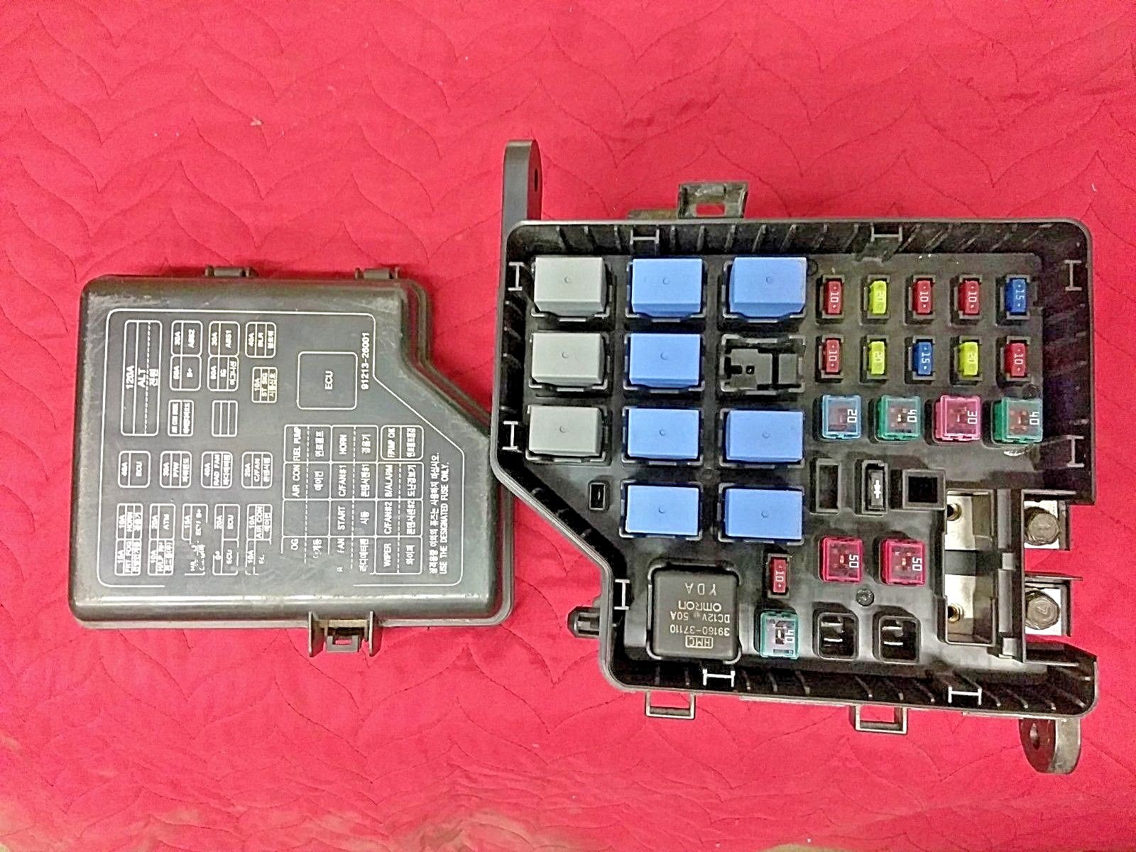 ひー 2001-2006 HYUNDAI SANTA FE UNDERHOOD JUNCTION FUSE BOX