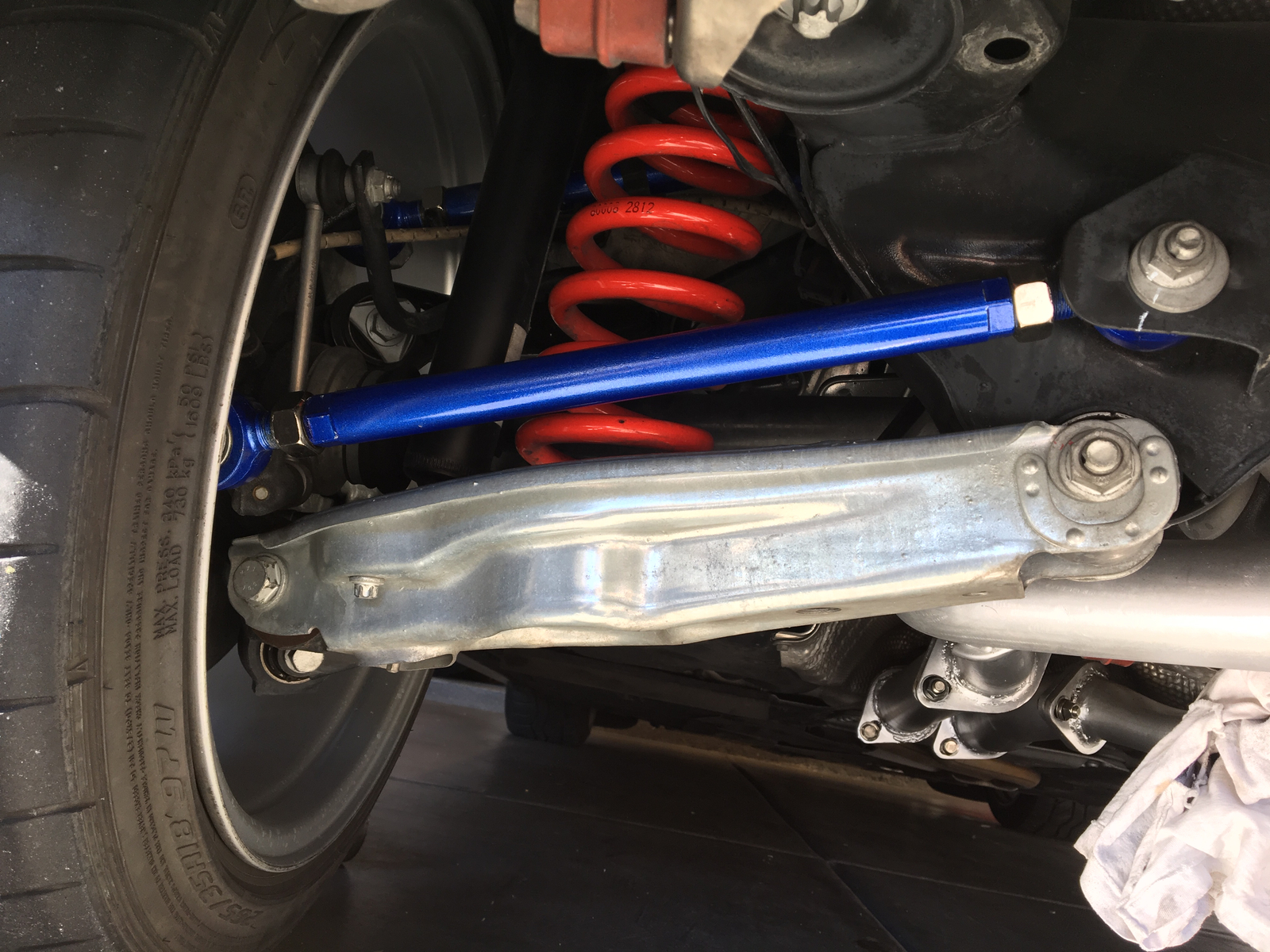 For BMW 0611 335i 328i 330 E90 E92 E93 328 335 rear adjustable camber