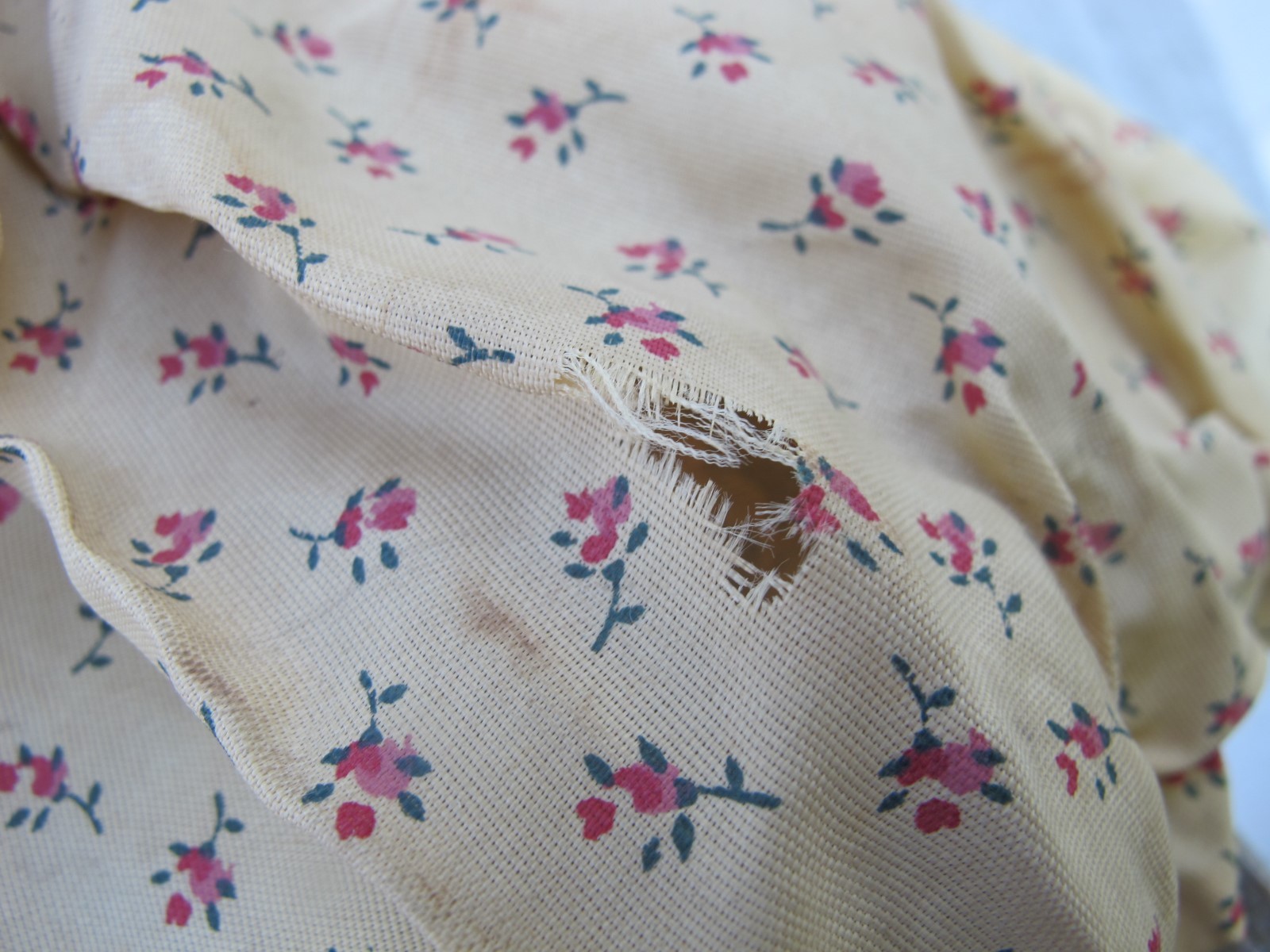 ART DECO PLASTIC PINCUSHION DOLL W/GREEN HAIR-DEFECTS ON DRESS