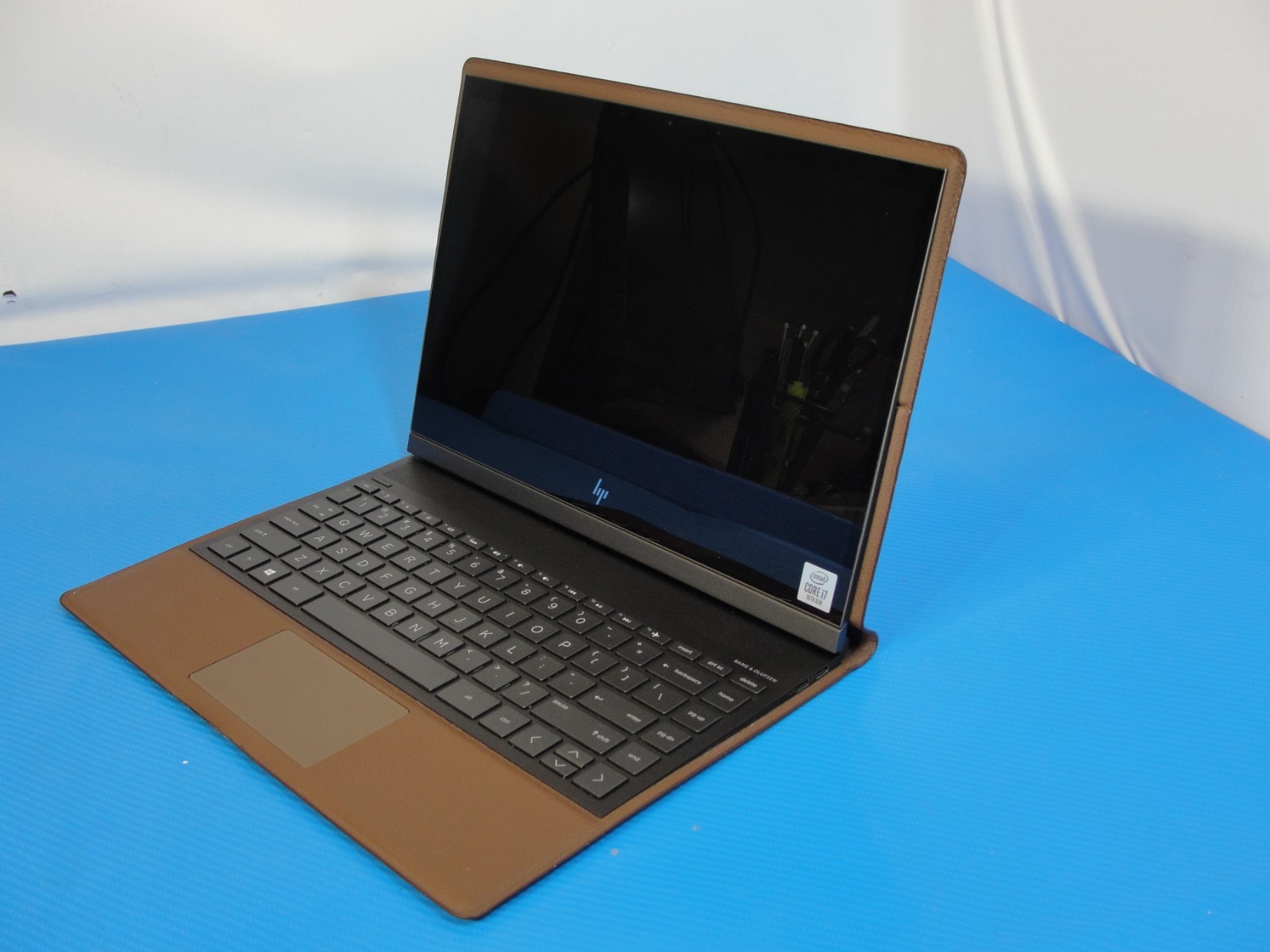 HP Spectre Folio 13-ak1016nr i7-10510Y 16GB 256GB 13.3" Touch For Parts - Thumbnail 4