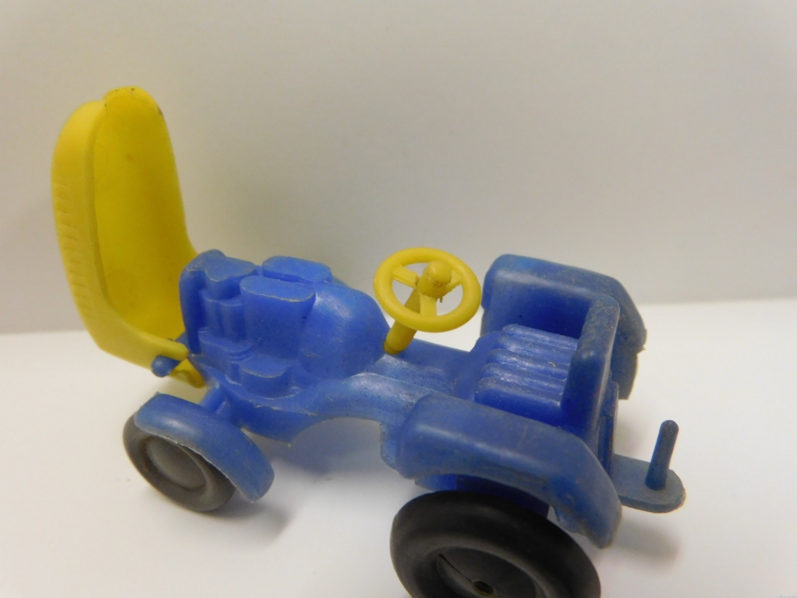 W. Germany 1:72 Scale Tractor Farm Implement Plastic Playset Accessory