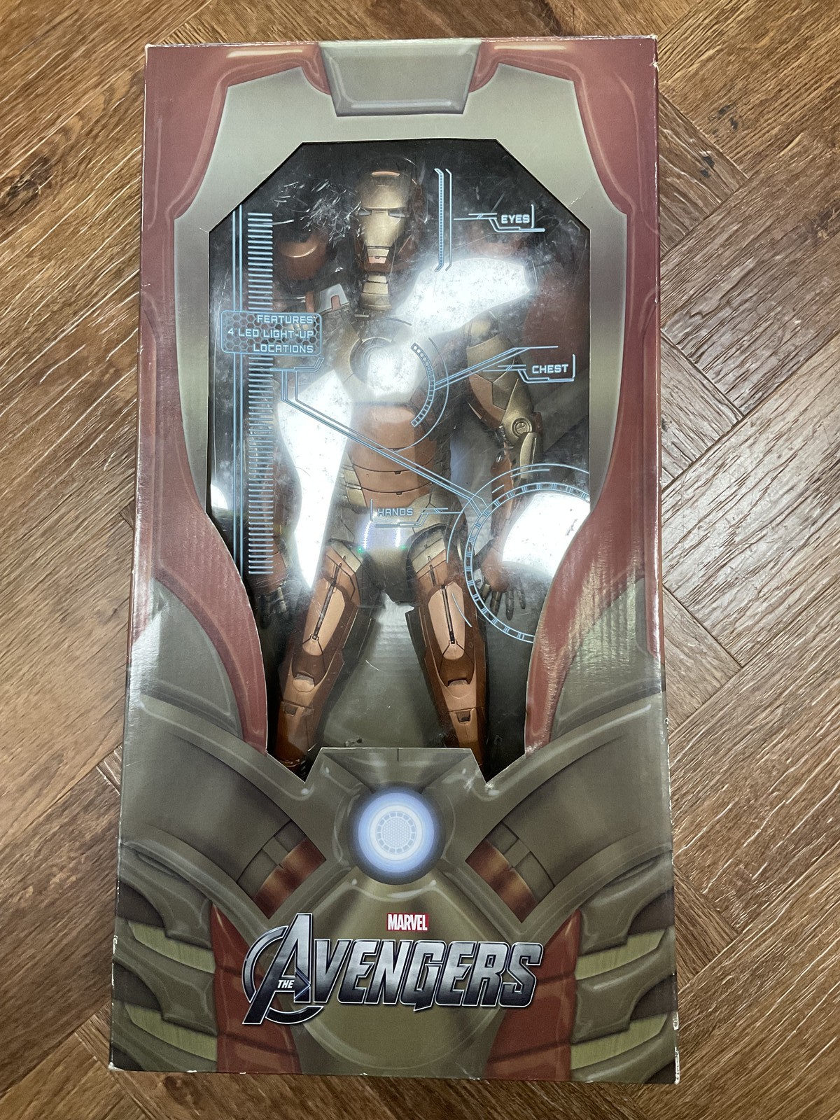 The Avengers Iron Man Collectible Action Figure Neca ReelToys Boxed LED
