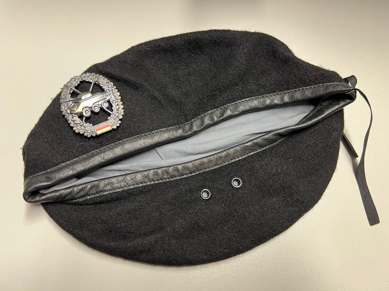 Original Bundeswehr Barett Schwarz Mit Barettabzeichen PanzeraufklÃ¤Rer Truppe