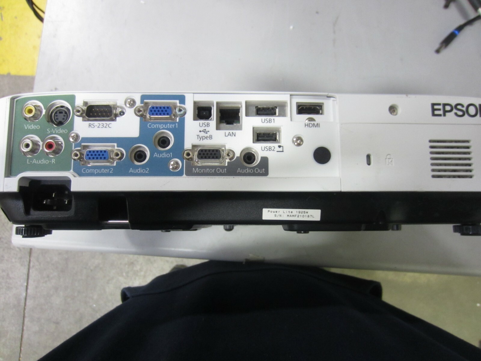 Epson H314A Projector 1364 Lamp Hours Tested