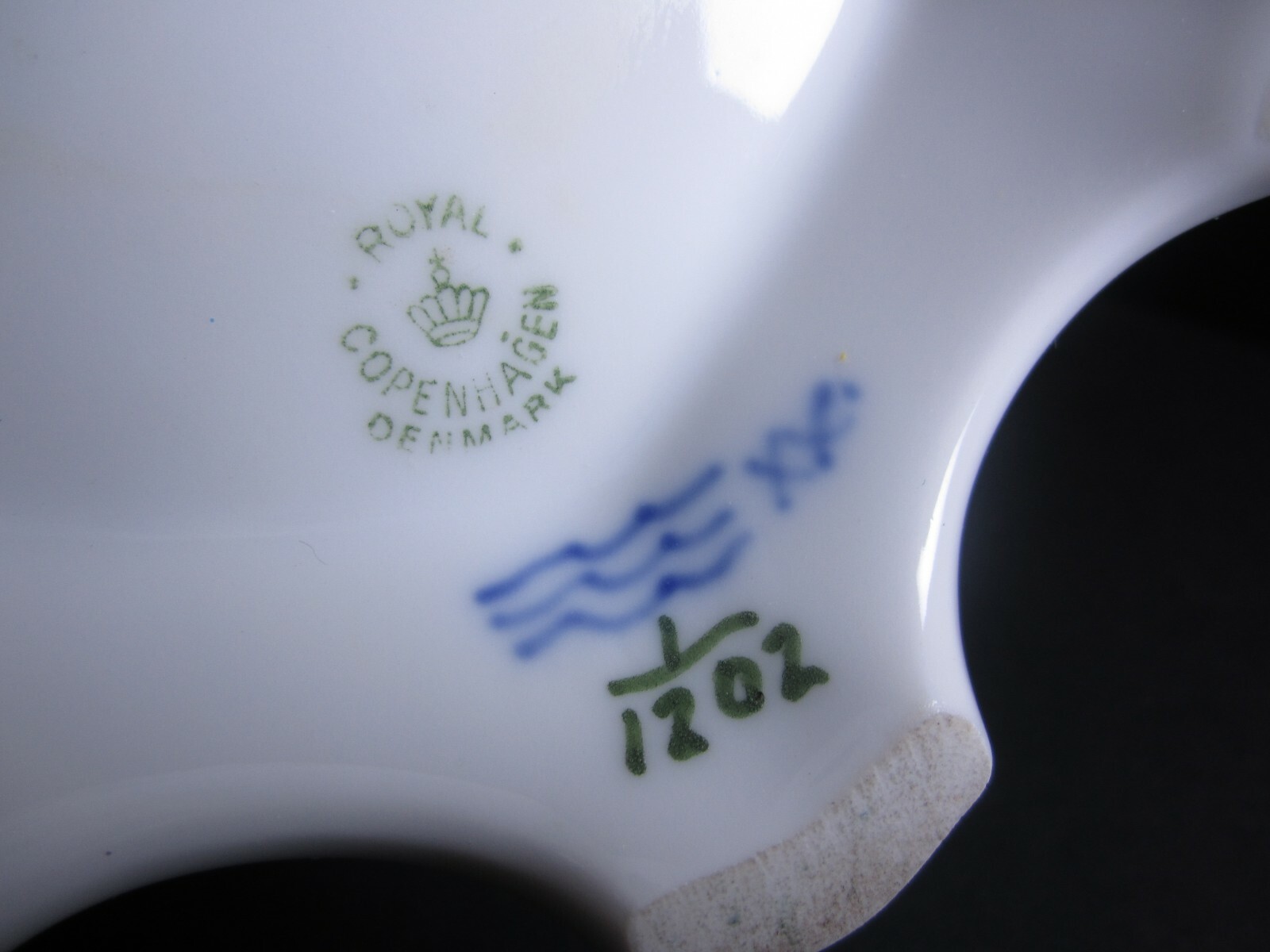 Coffee Pot #1202 - Blue Fluted - Royal Copenhagen - Full Lace - 1:st Quality