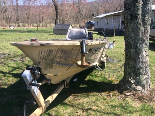 14 foot Starcraft boat and Snowco trailer 1976