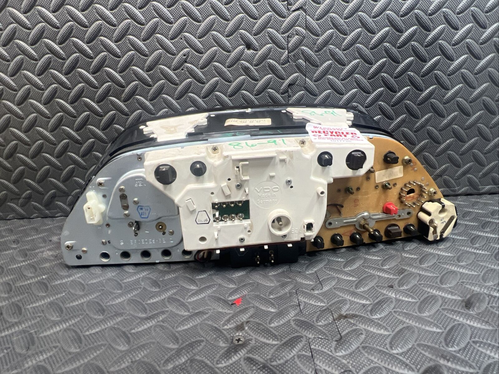 OEM 1986-1991 Mercedes W126 560SEL Speedometer Cluster OEM 1986-1991 Mercedes W126 560SEL Speedometer Cluster