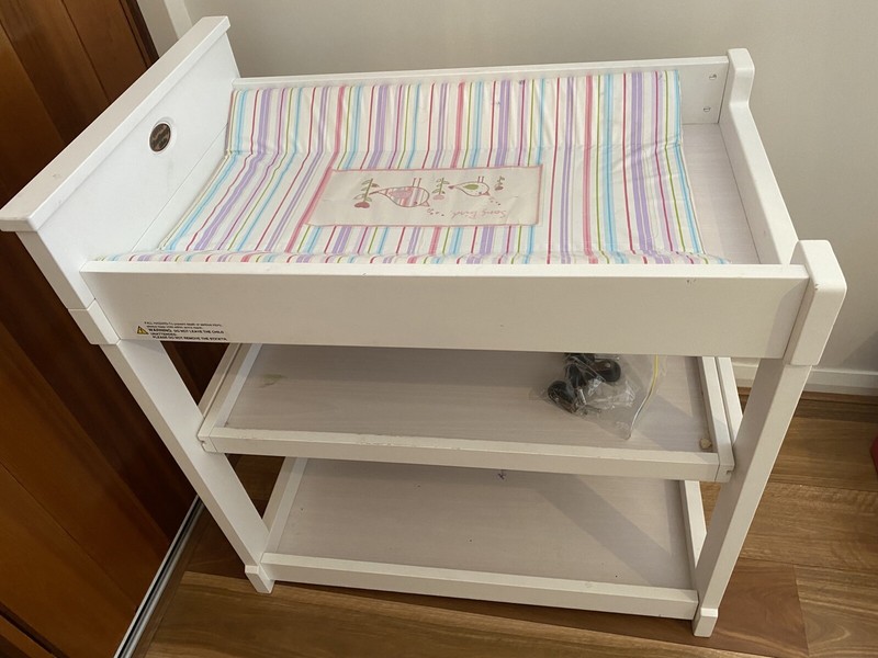 gumtree boori change table