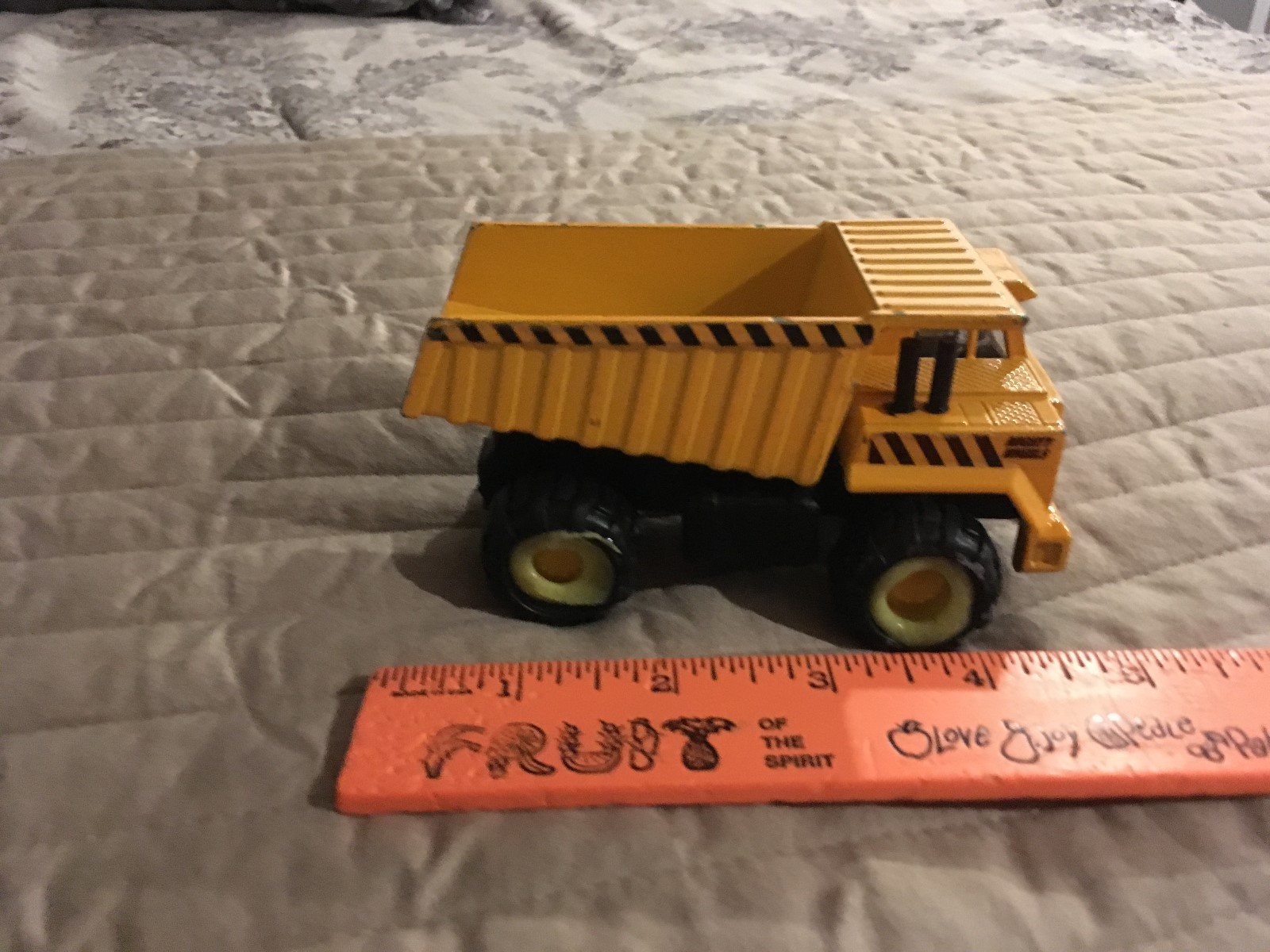 MIGHTY WHEELS DIECAST METAL YELLOW DUMP TRUCK 5 Inches