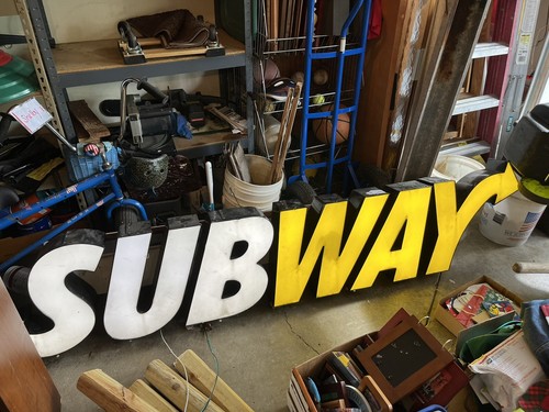 #112 サブウェイ　Subway ライトアップ　看板 店舗用　ディスプレイ Amazon.co.jp: 店舗引き取り限定SUBWAY 245x61cm サブウェイ
