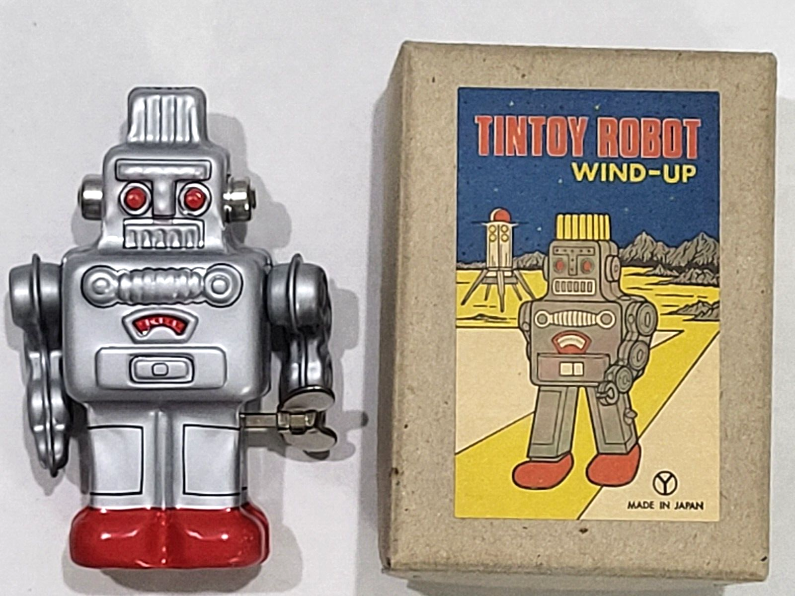 ROBOT MECHANICAL TOY JAPAN Tin Toy Wind Up MIB Silver based on Smoking Robot ROBOT MECHANICAL TOY JAPAN Tin Toy Wind Up MIB Silver based on Smoking Robot