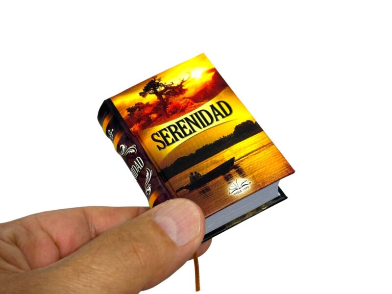 new Serenidad mini book hardcover easy read in Spanish 440