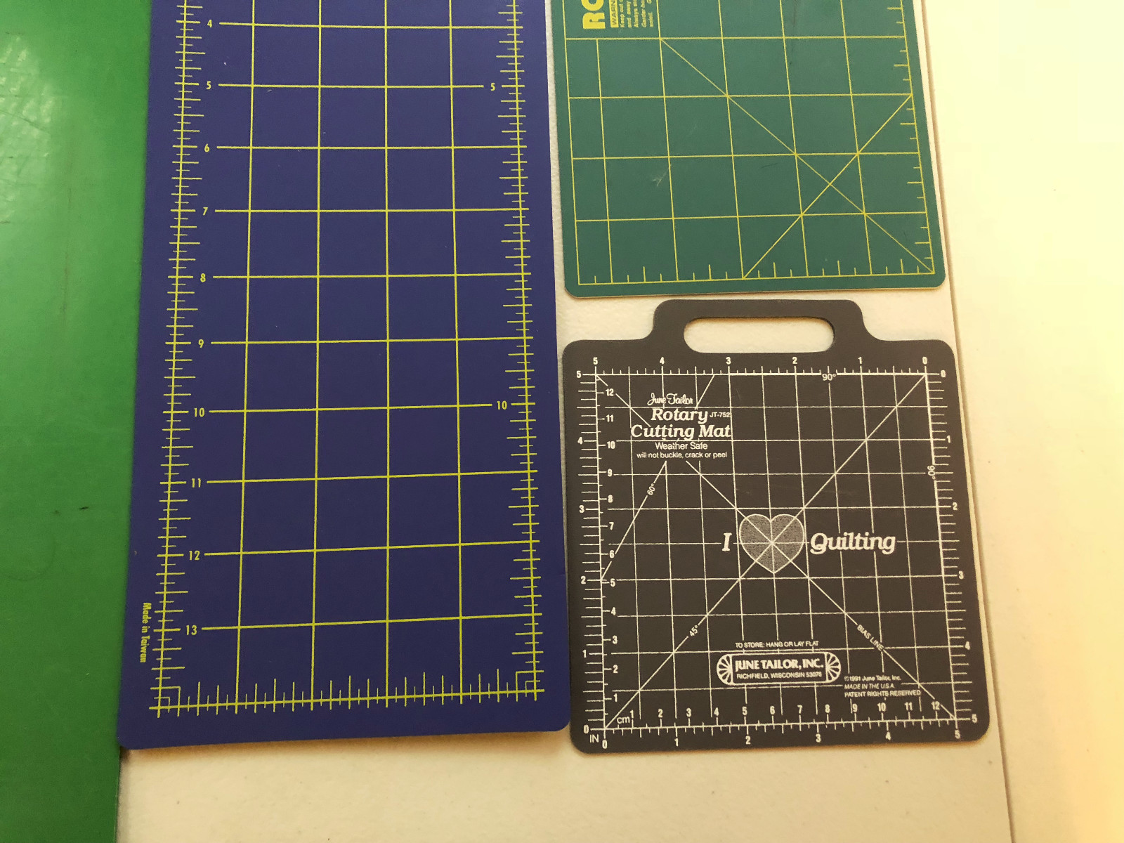 4 Rotary & Cutting Mats - 12