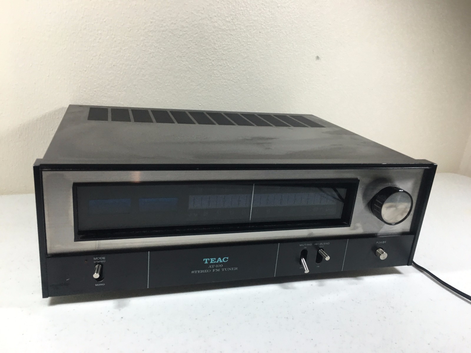 Teac AT-100 Stereo Tuner Vintage