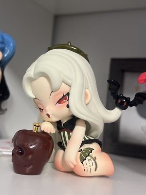 PopMart Molly Peekaboo 1/8 Figure - White Cat | eBay
