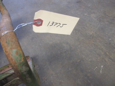 John Deere 520 530 620 630 Gas LP Allfuel -- float ride seat