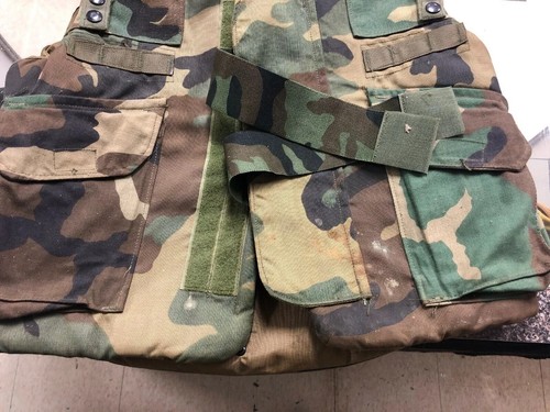 US ARMY Military Body Armor Fragmentation Protective Vest Camouflage Small 1982