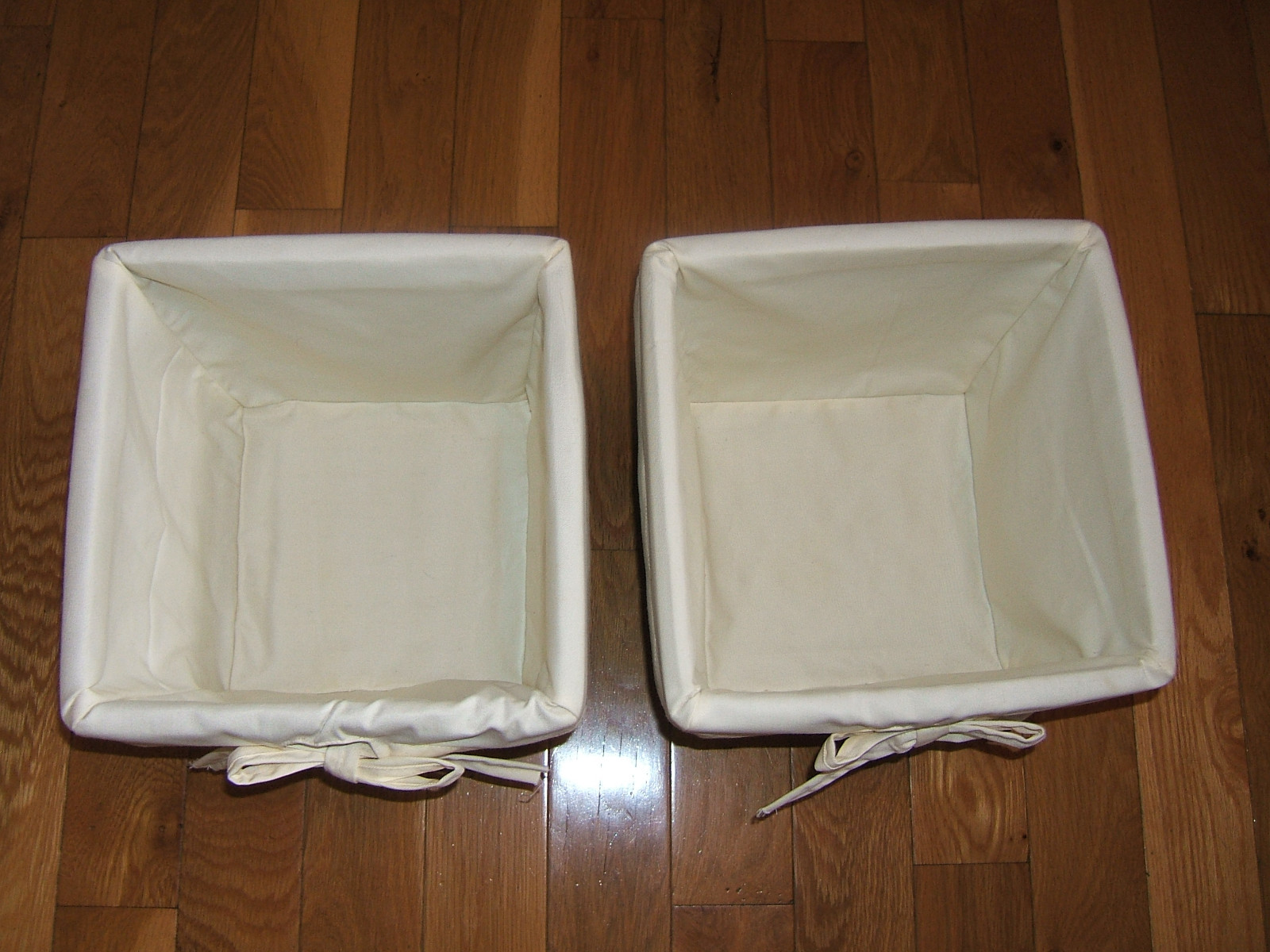 LOT 2 BROWN WICKER STORAGE BASKET W/ OFF WHITE BEIGE FABRIC LINER  NWOT