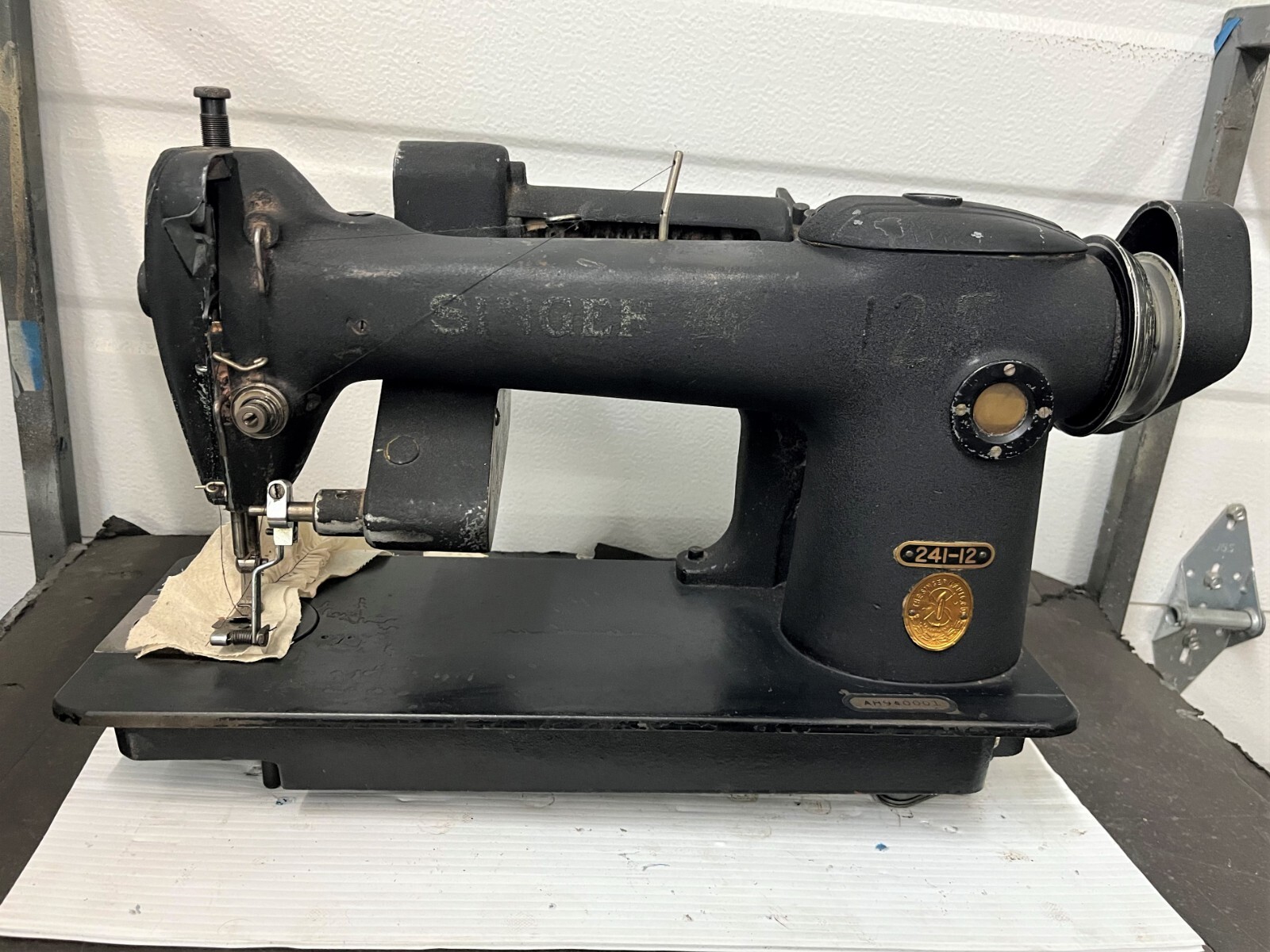 SINGER 241-12  W/ MANSEW RUFFLER  LOCKSTITCH HEAD ONLY INDUSTRIAL SEWING MACHINE