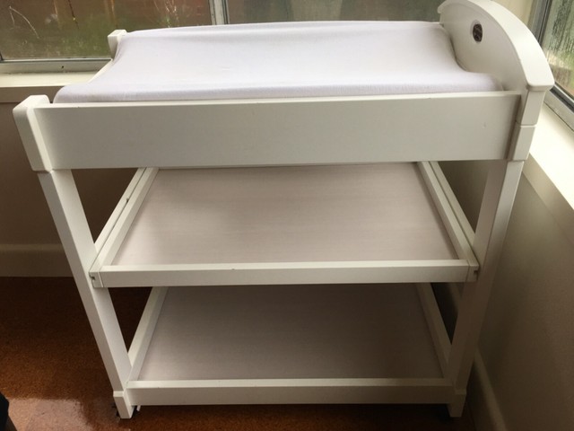 boori country change table