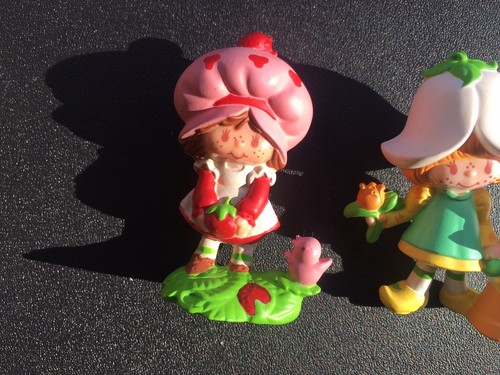 Strawberry Shortcake Vintage PVC Mini Figures Mint Tulip & Strawberry Shortcake