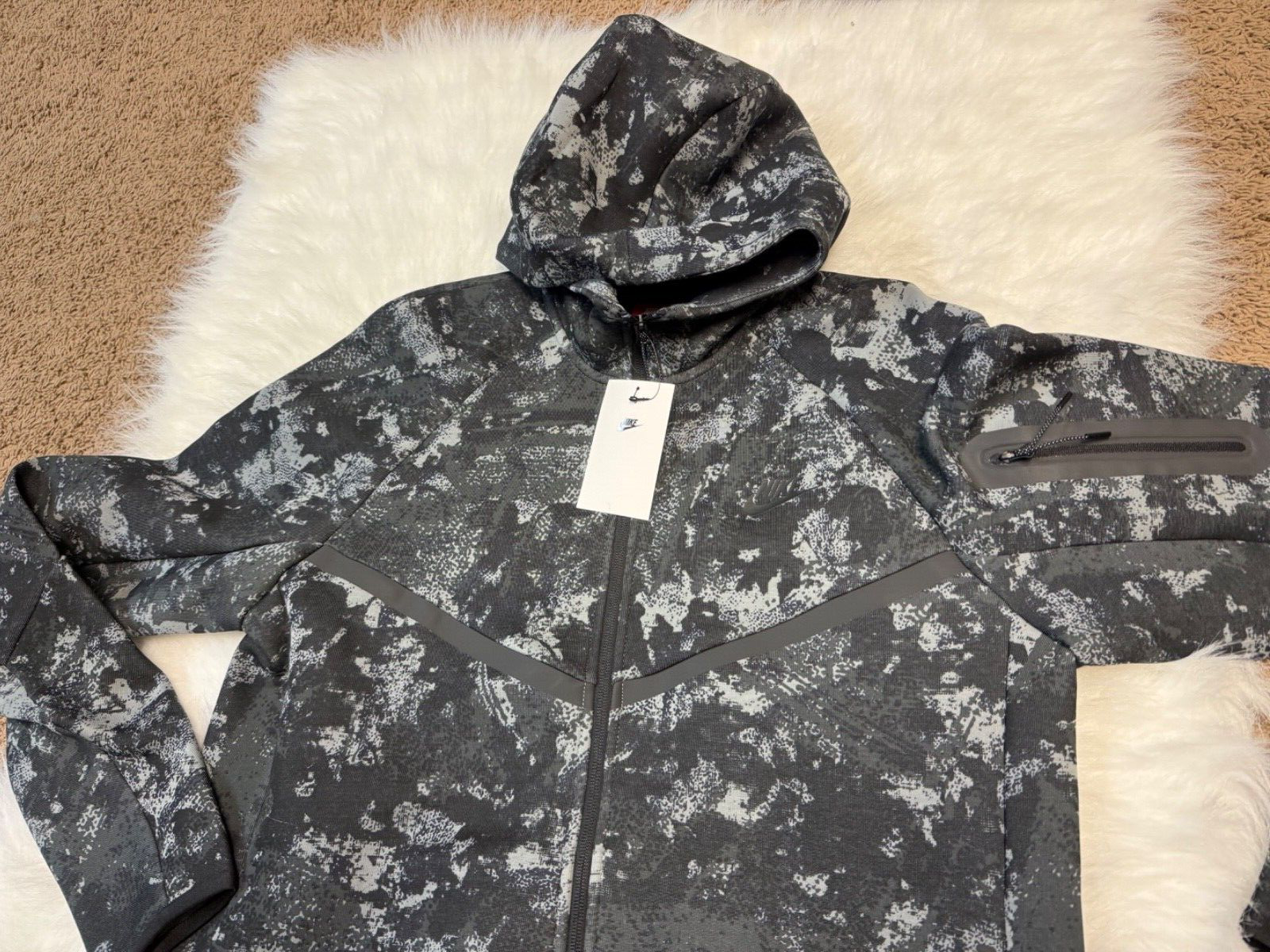 HV5055-060 Nike Tech Fleece Windrunner Men's Size Large Full Zip