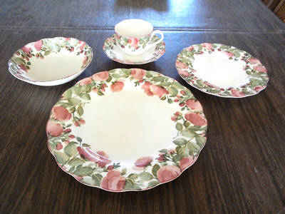 *NEW IN BOX* 20-pc Nikko Fine China ''PRECIOUS'' #9303 - FOUR 5-Pc Place Settings