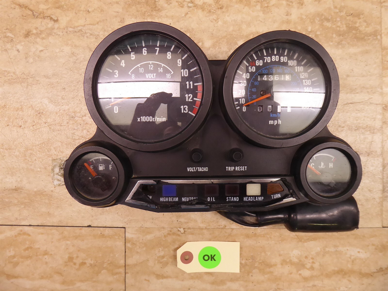pikach1uwu　Mサイズ 1985-87 Kawasaki Ninja ZX-6 ZX600 Gauge Cluster Speedo Tach