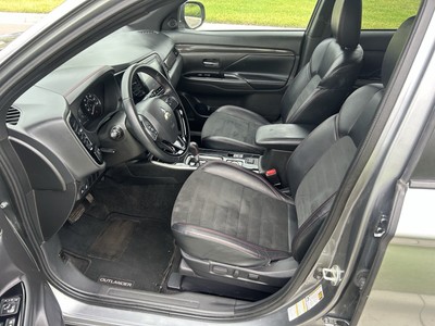 image 3 of interior