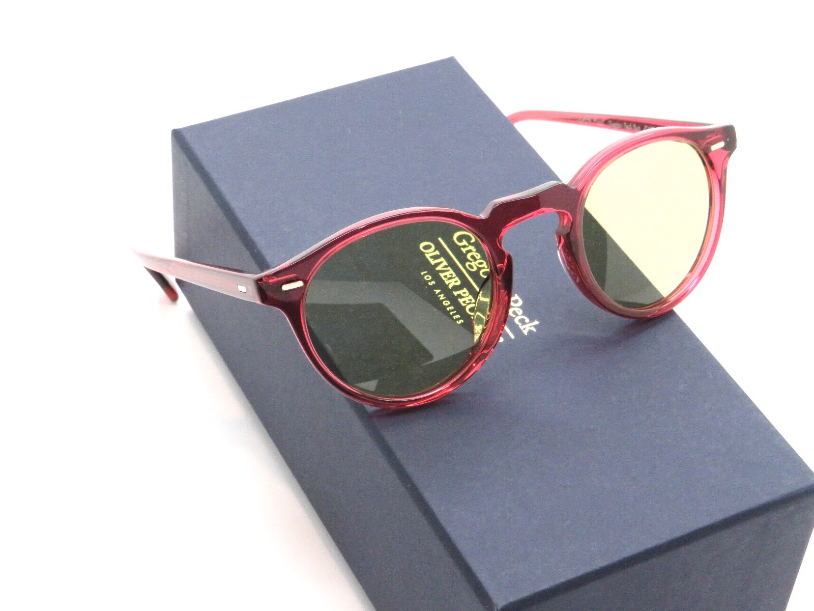 Pre-owned Oliver Peoples Gregory Peck Sun Ov5217s 17644c Photochromic 47mm Sunglasses In Green