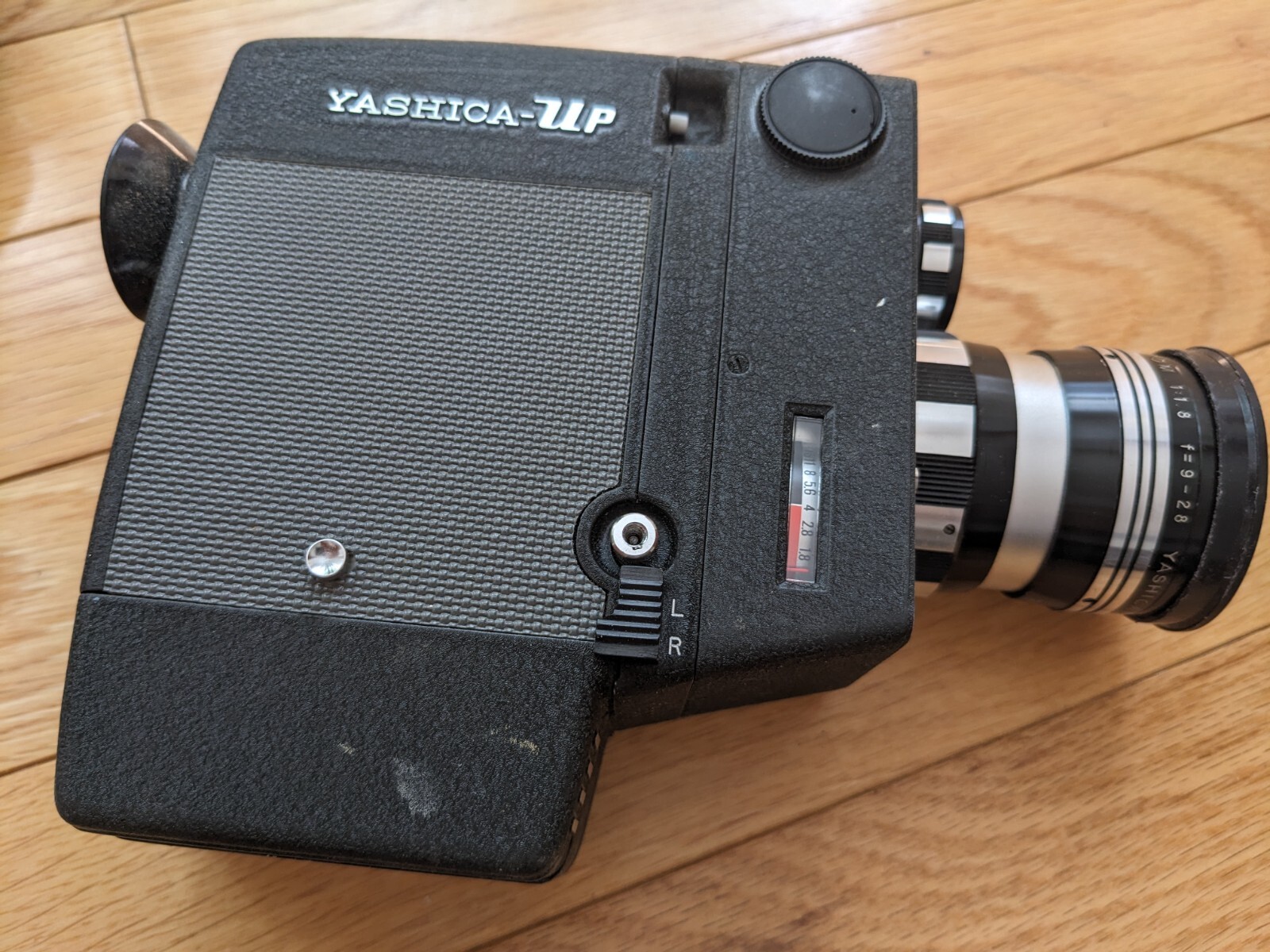 【現状品】Yashica-8 ケース付 8ミリフィルムカメラ フィルターセット 現状品】Yashica-8 ケース付 8ミリフィルムカメラ フィルター