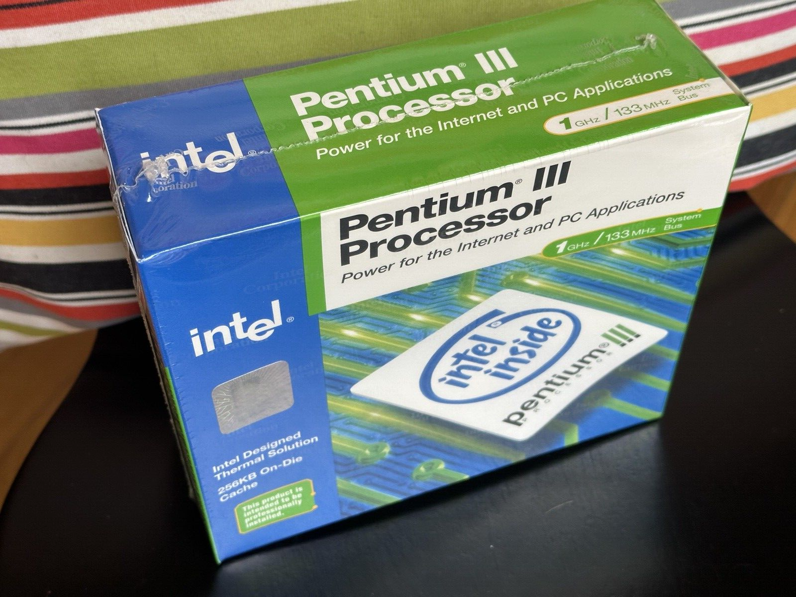 pentium 3 1000/256 coppermine new sealed box sl4mf 1ghz