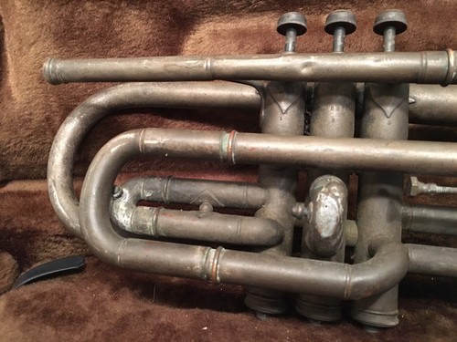 Lyon Healy Cornet American Professional Chicago w/ Selmer Bach Case & Denis Wick