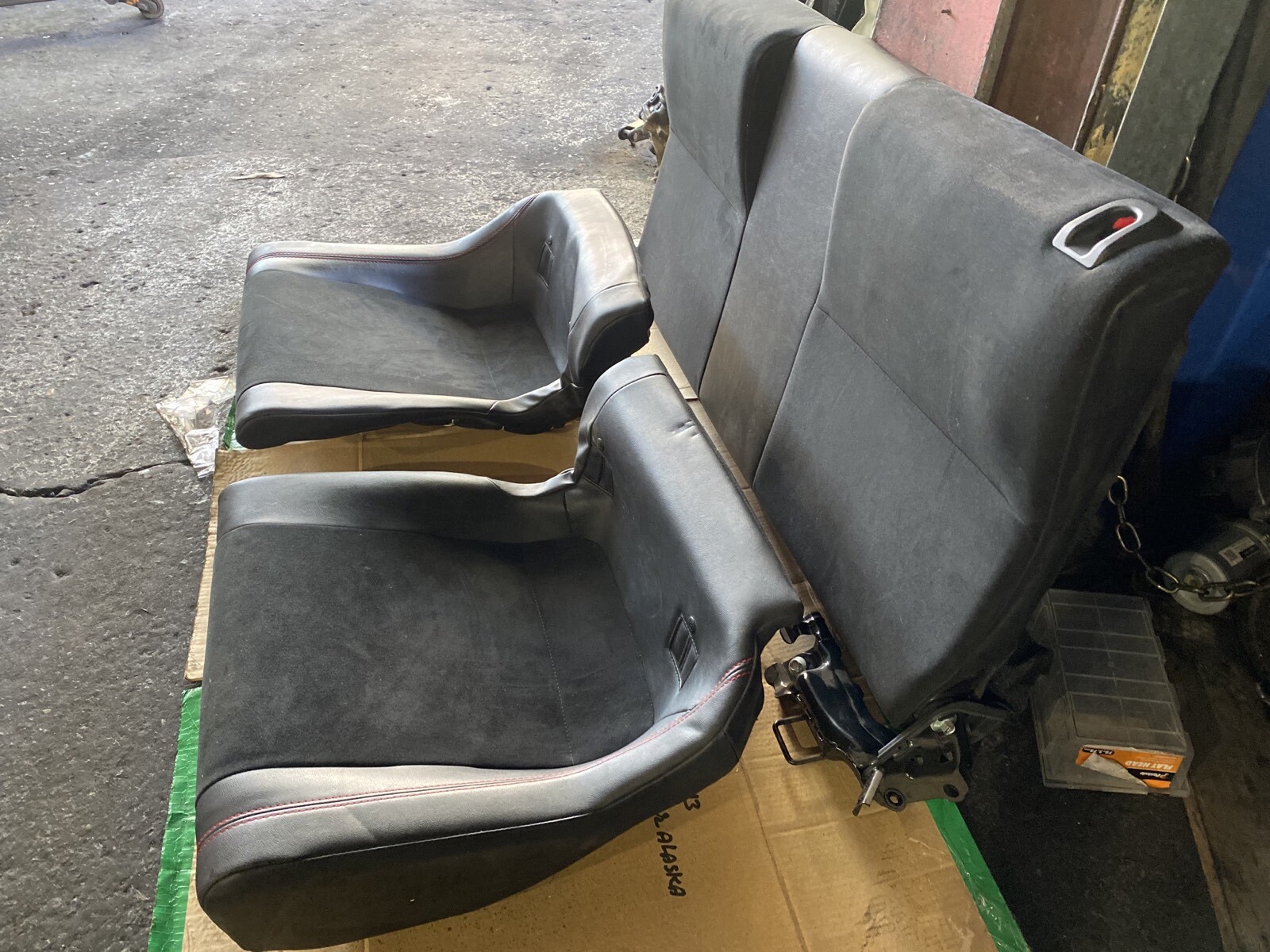 TOYOTA 86 ZN6 REAR SEATS - thumbnail 2