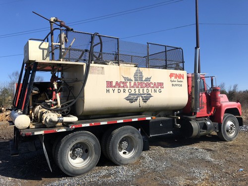 finn hydroseeder Mack Truck 2900 Gal.