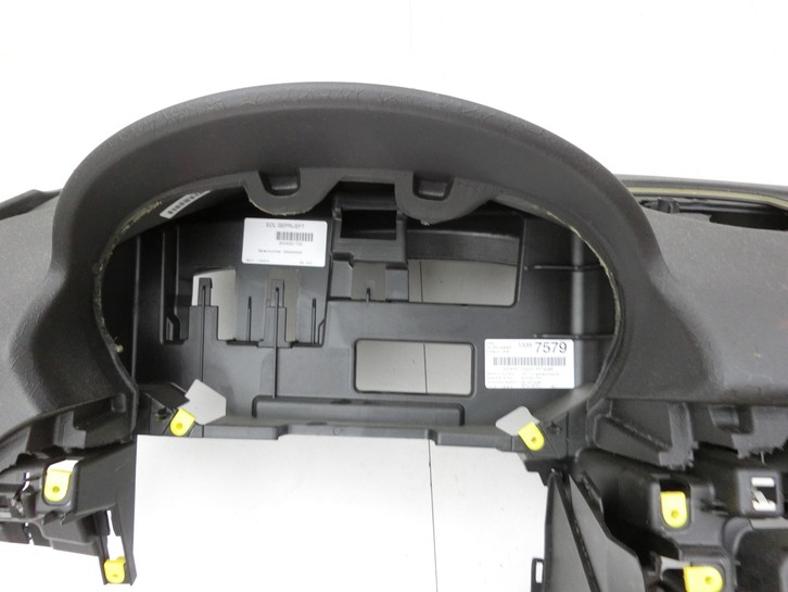 Opel Adam M13 12-19 Armaturenbrett Panel komplett Opel Adam M13 12-19 04.10.2013 13357579 gebraucht Vorschau 3