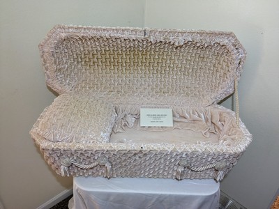 1957 Texarkana Casket Co Children's Coffin Flesh Velvet With Papers.