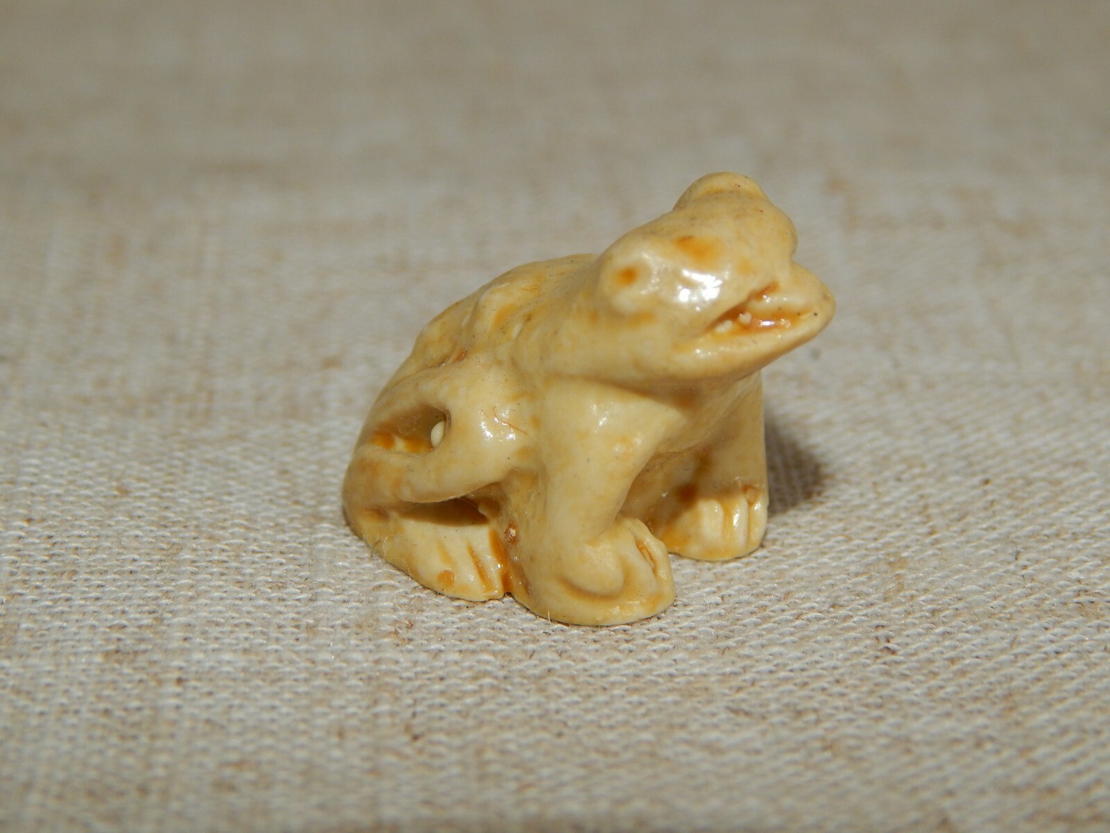 Vintage Lot of 3 Cream Colored ?Resin? Carved Animal Figurines Miniatures