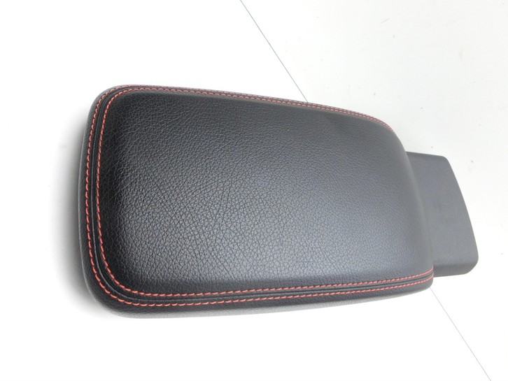 Mercedes W176 A200 12-15 Armlehne Mittelarmlehne Auflage Leder Schwarz mit roter Naht Mercedes W176 A200 12-15... Vorschau 2