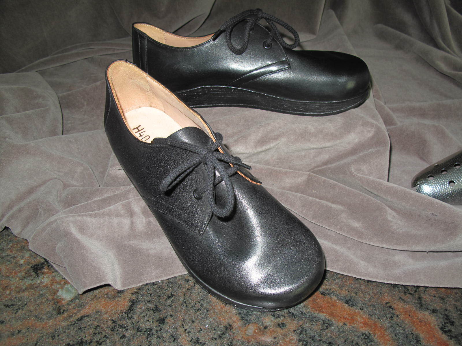 WALDVIERTLER Austria Unisex Kommod Black Oxford 40 EU /9-9.5.W/7-7.5 M US  115: купить с доставкой из США, цена 10 314 руб - (264943662654)