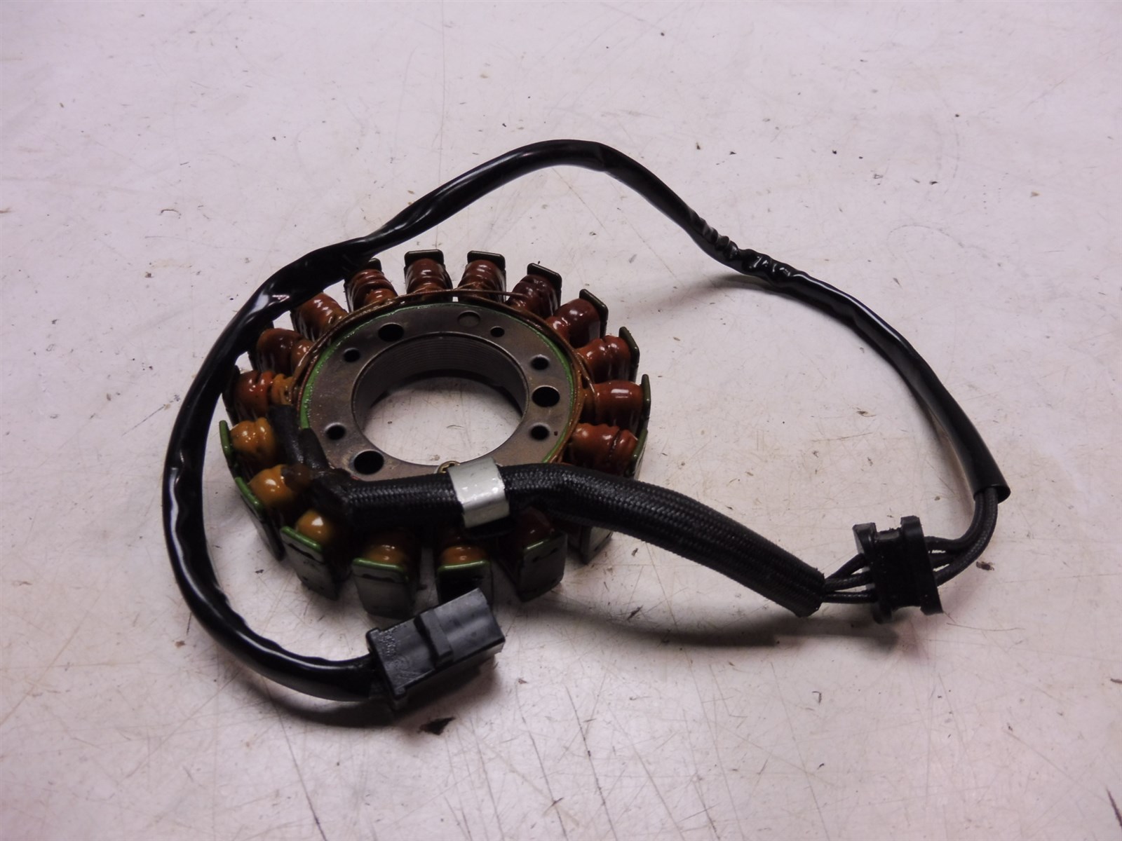 1996 Kawasaki Ninja ZX600E KM191B. Engine stator generator