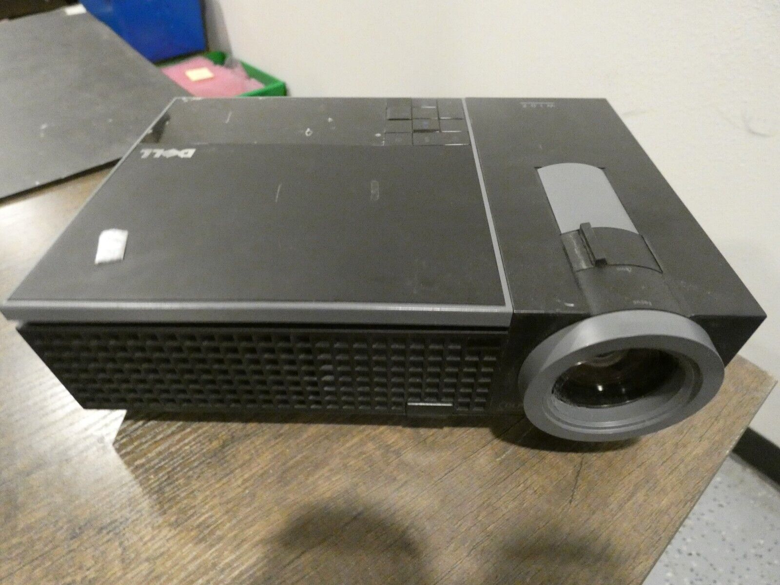 Dell 1610HD DLP Front Projector 1610 HD 3500 ANSI Lumens Dell 1610HD DLP Front Projector 1610 HD 3500 ANSI Lumens