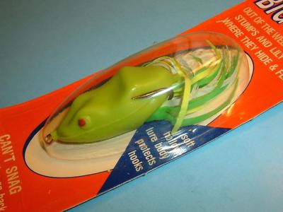 2 Snag Proof SK Frog Chartreuse Topwater Weedless Soft Body Lure  NOC   L4