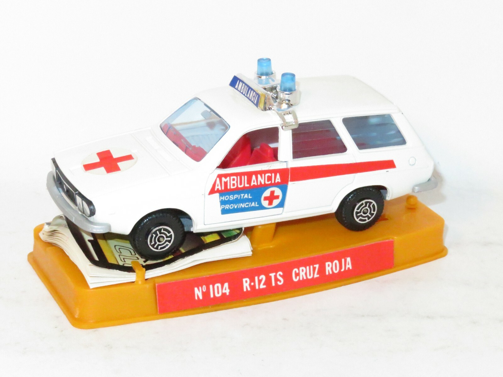 Guisval No.12 Renault 12 TS Red Cross Ambulance - Cruz Roja