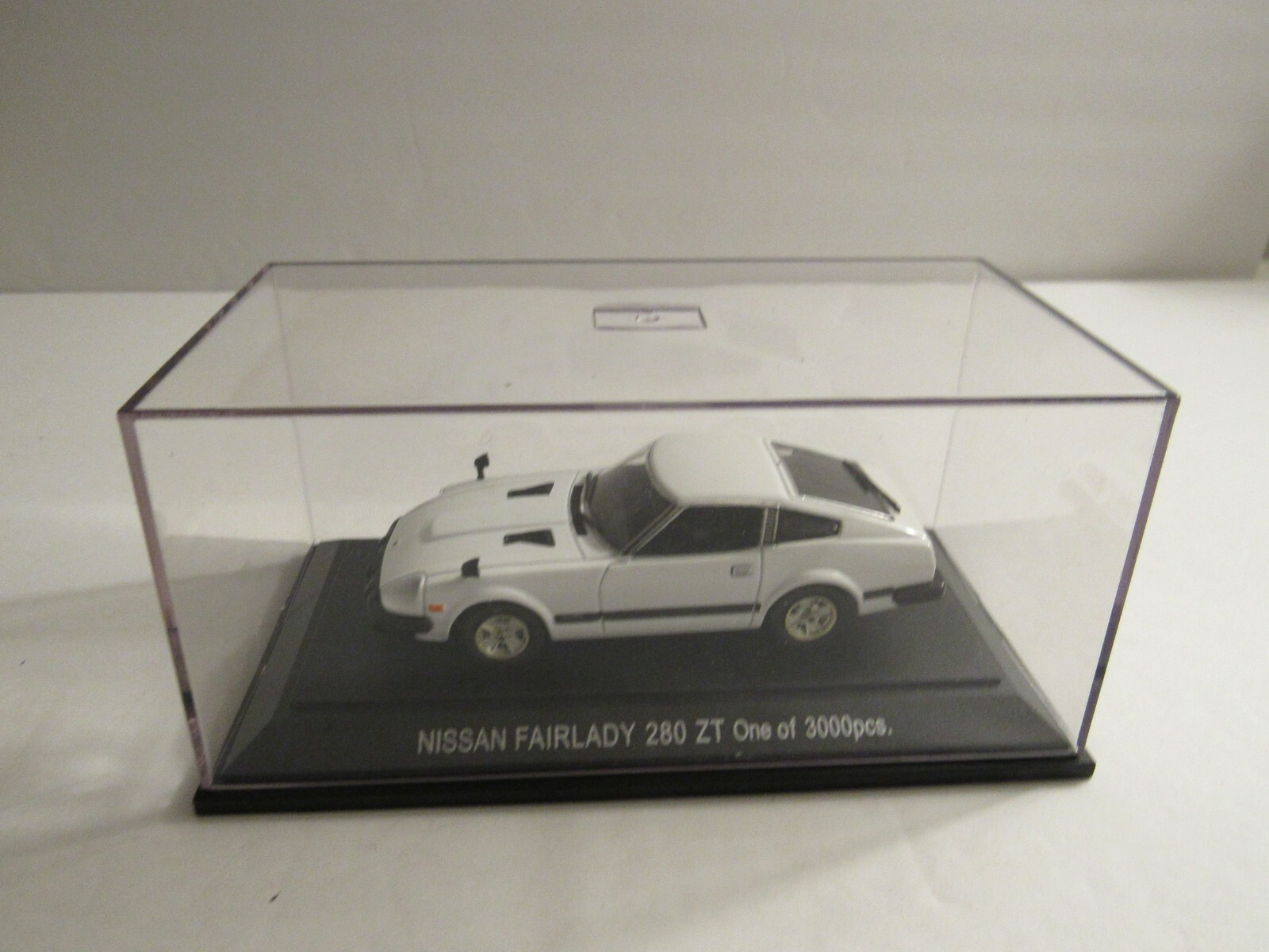 エブロ EBBRO 1/43 NISSAN フェアレディ280Z Tバールーフ Amazon | EBBRO 1/43 NISSAN Fairlady 280ZT T-bar roof Black